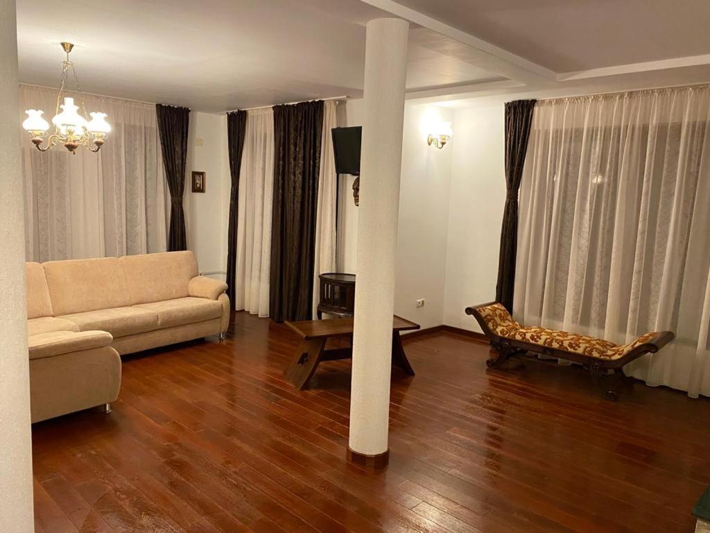 הוילה Sînpetru Casa Tita מראה חיצוני תמונה